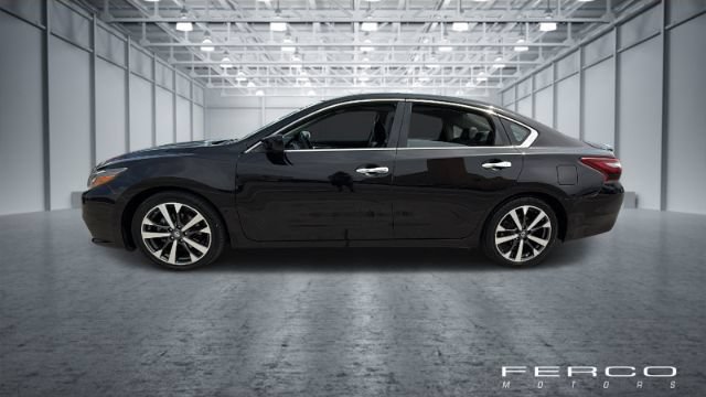 Used 2017 Nissan Altima 3.5 SR FWD image 2