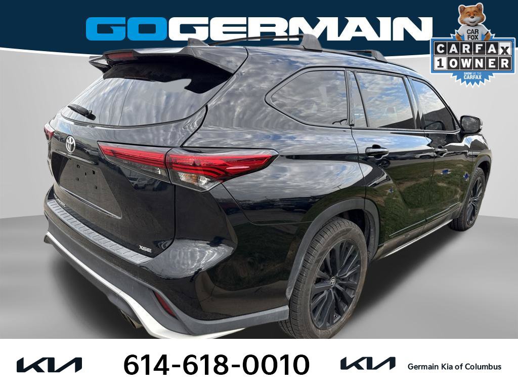 Used 2023 Toyota Highlander XSE FWD image 4