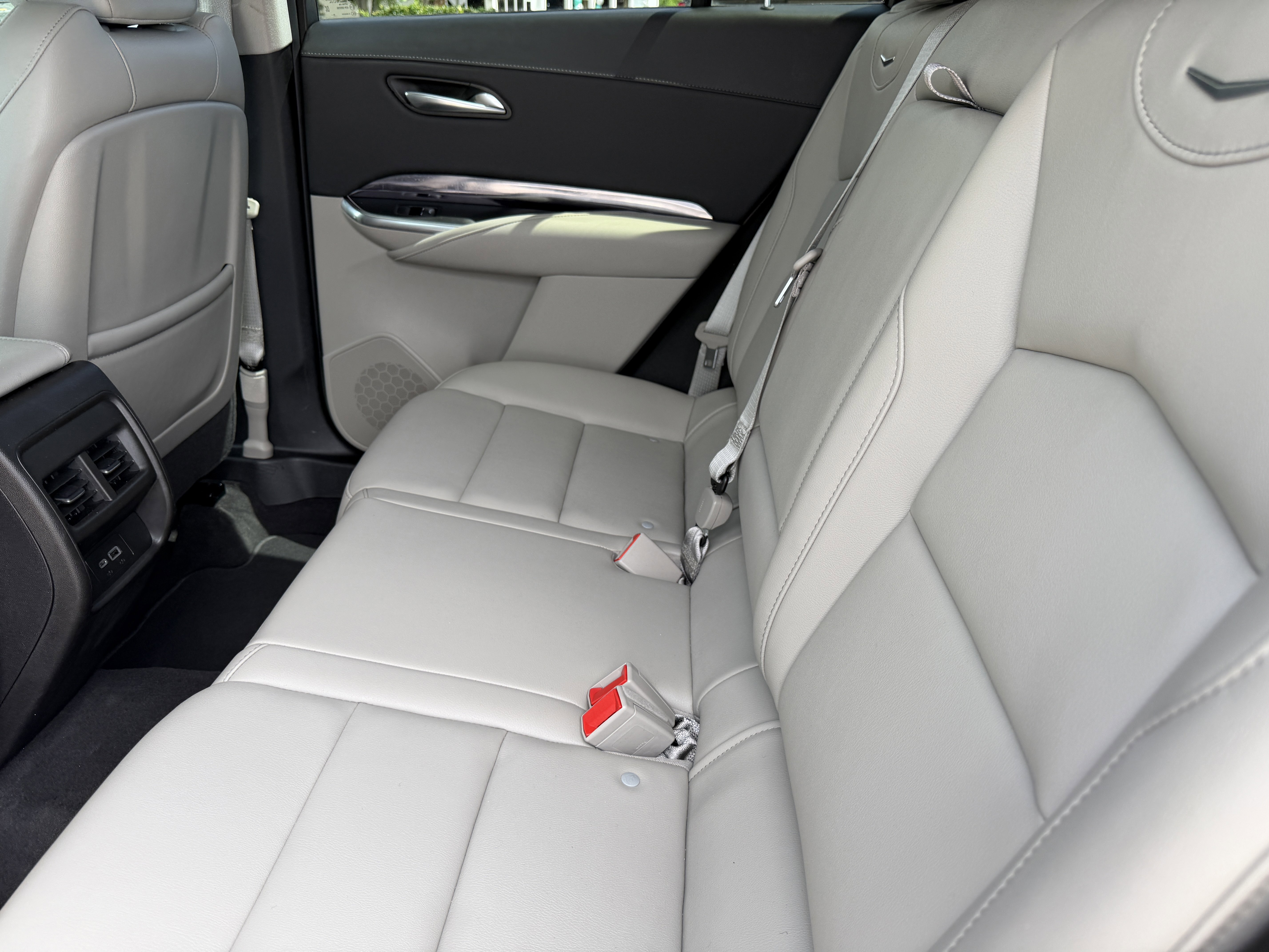 Certified 2023 Cadillac XT4 Luxury image 17