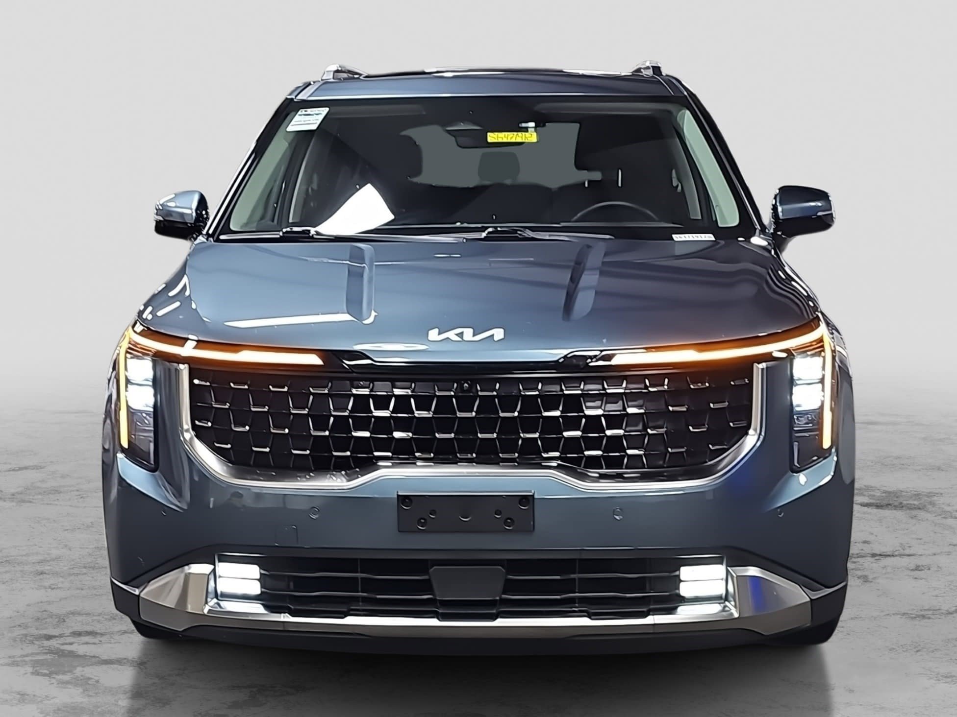 Used 2025 Kia Carnival SX image 2