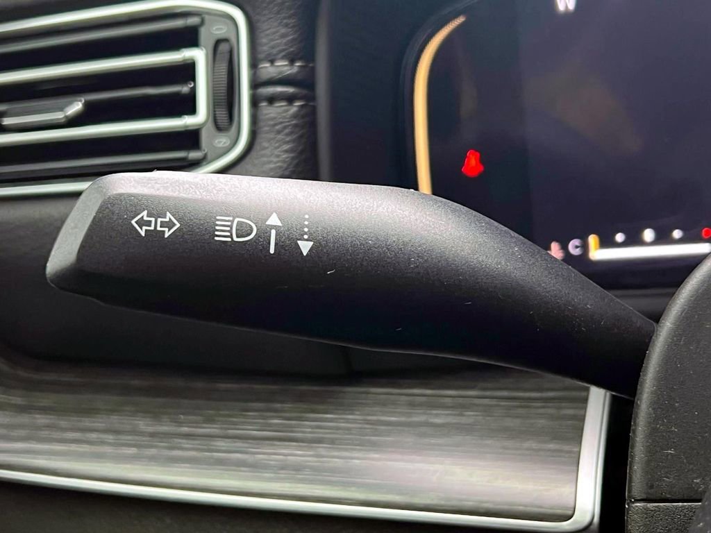 Used 2023 Jeep Wagoneer Series III w/ Convenience Group I image 24