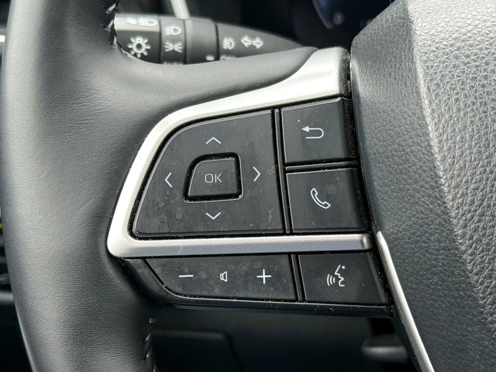 Used 2023 Toyota Highlander Limited image 29