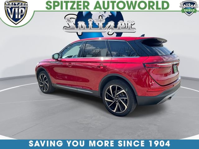 Used 2025 Lincoln Corsair Reserve image 7