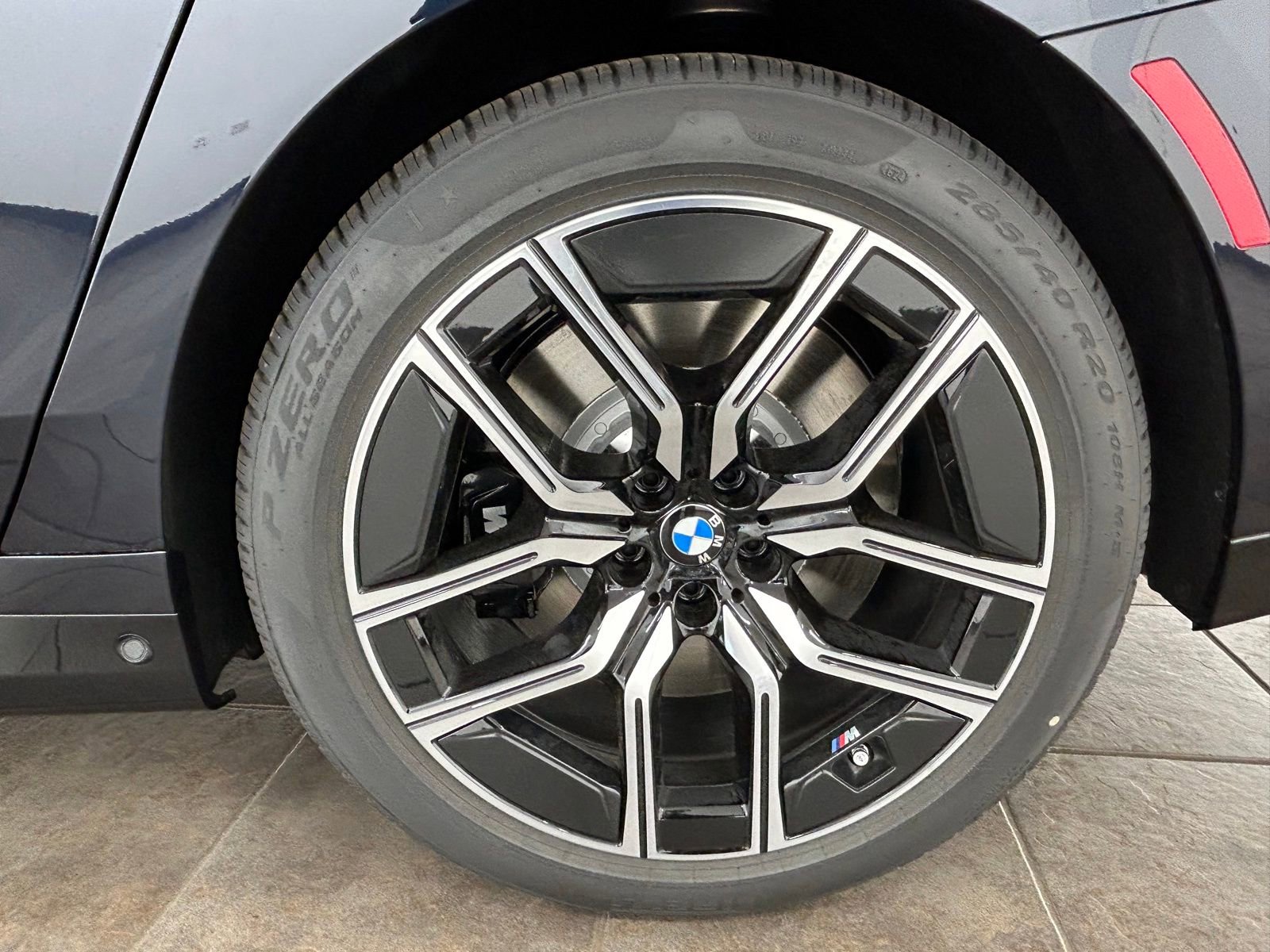 Used 2025 BMW 760i xDrive w/ Executive Package AWD/4WD image 37