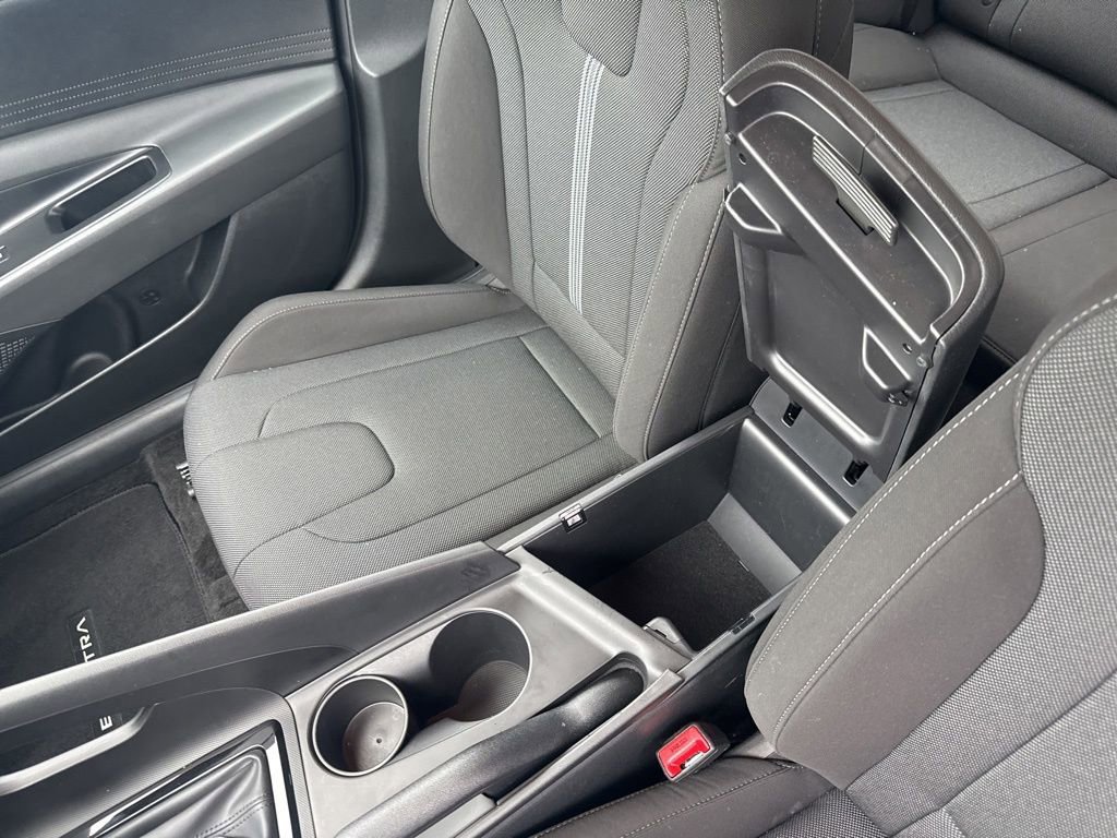 Used 2026 Hyundai Elantra SE image 30