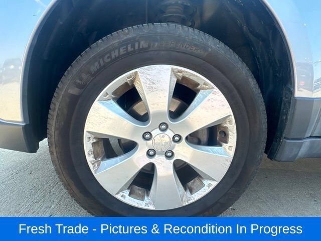 Used 2011 Subaru Outback 2.5i Limited w/ PWR Moonroof Pkg AWD/4WD image 10