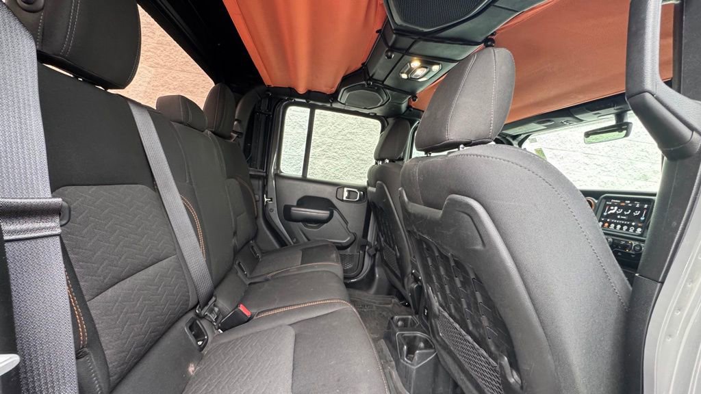 Used 2022 Jeep Gladiator Mojave w/ Cold Weather Group image 10