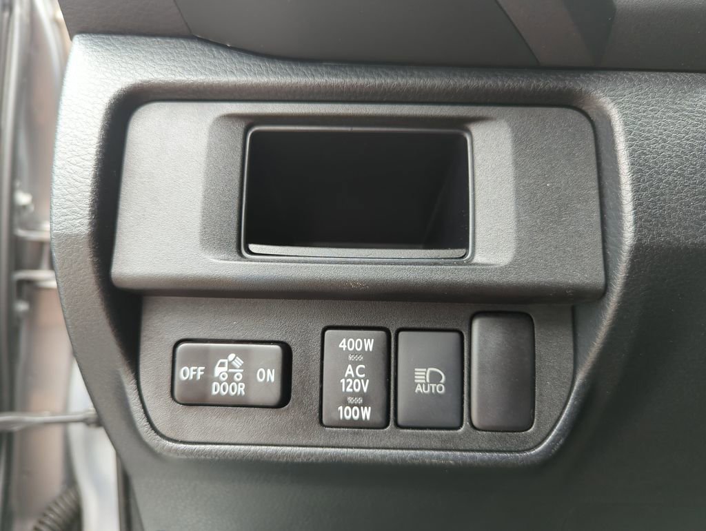 Used 2019 Toyota Tacoma TRD Sport w/ Technology Package RWD image 34