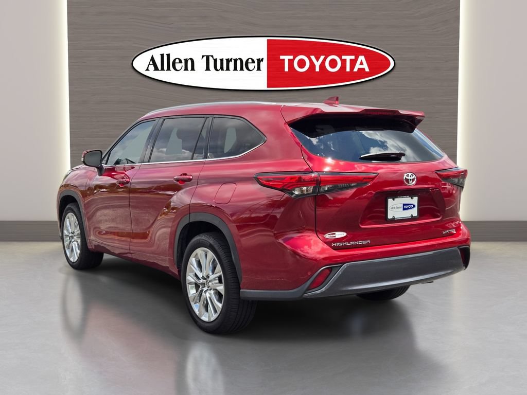 Used 2023 Toyota Highlander Limited FWD image 8