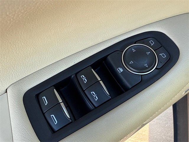 Used 2018 Cadillac XT5 FWD image 21