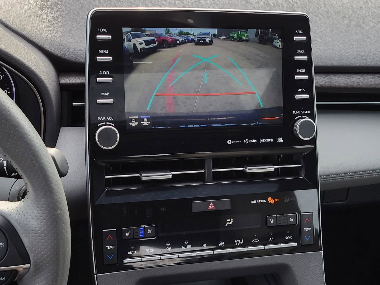 Used 2020 Toyota Avalon Limited image 23