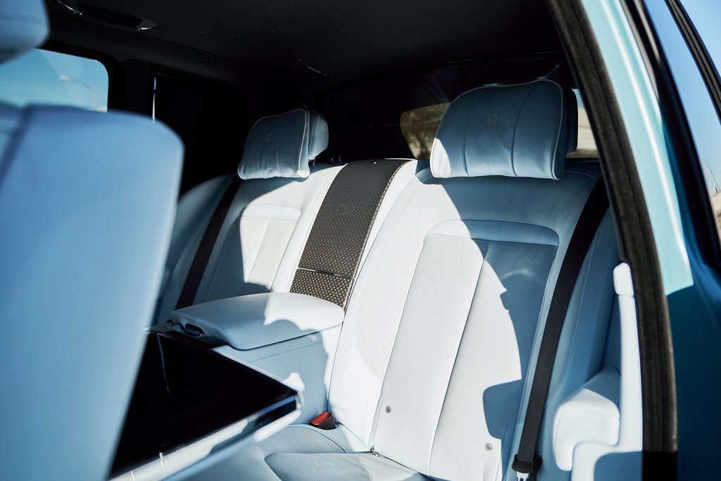 Used 2022 Rolls-Royce Cullinan Black Badge w/ Dark Exterior Package image 42