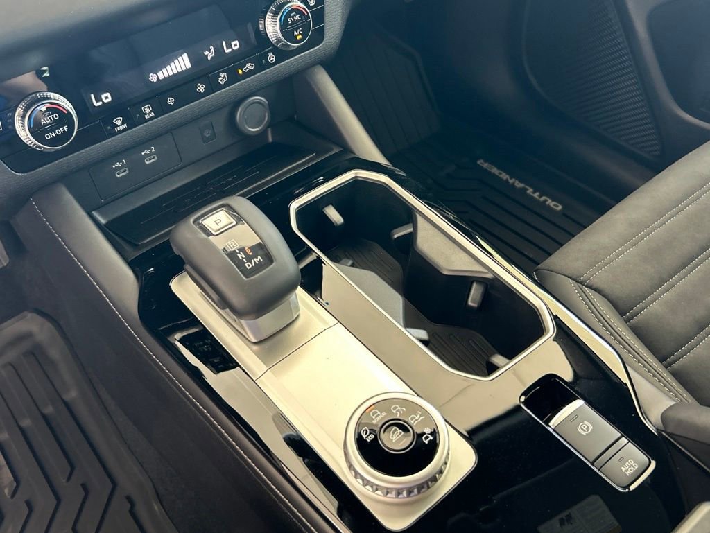 New 2026 Mitsubishi Outlander LE FWD image 45