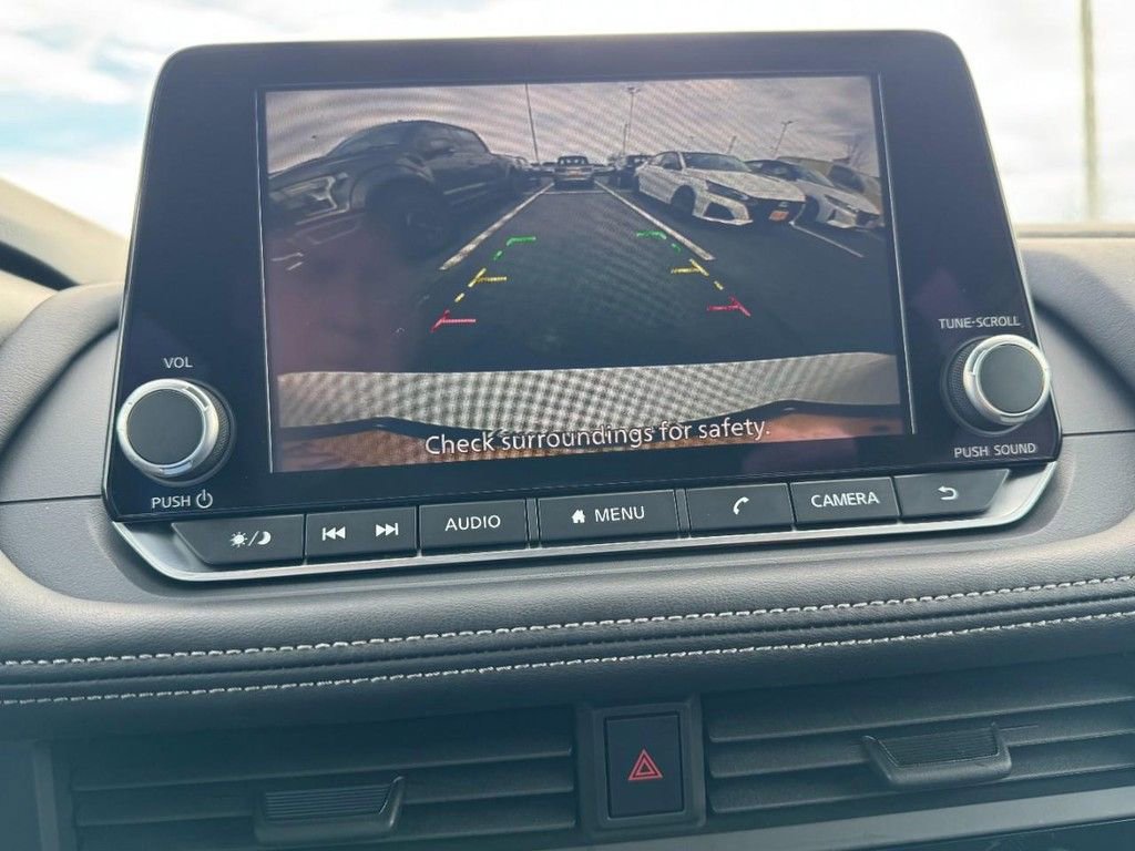 Used 2025 Nissan Rogue S image 20