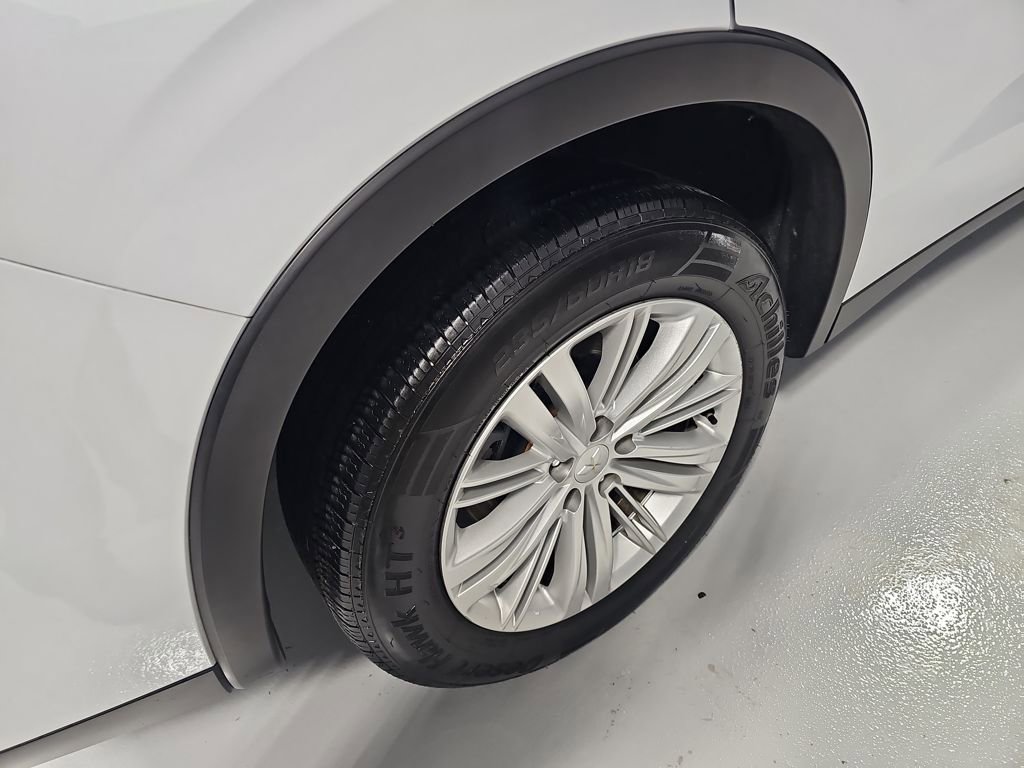 Used 2022 Mitsubishi Outlander ES image 14