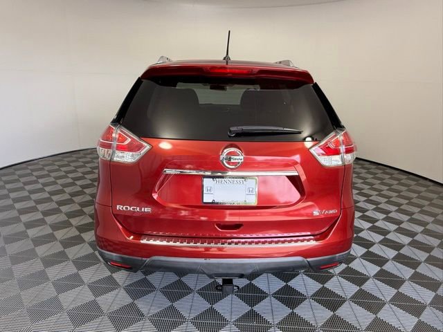 Used 2016 Nissan Rogue SV w/ SV Premium Package image 5