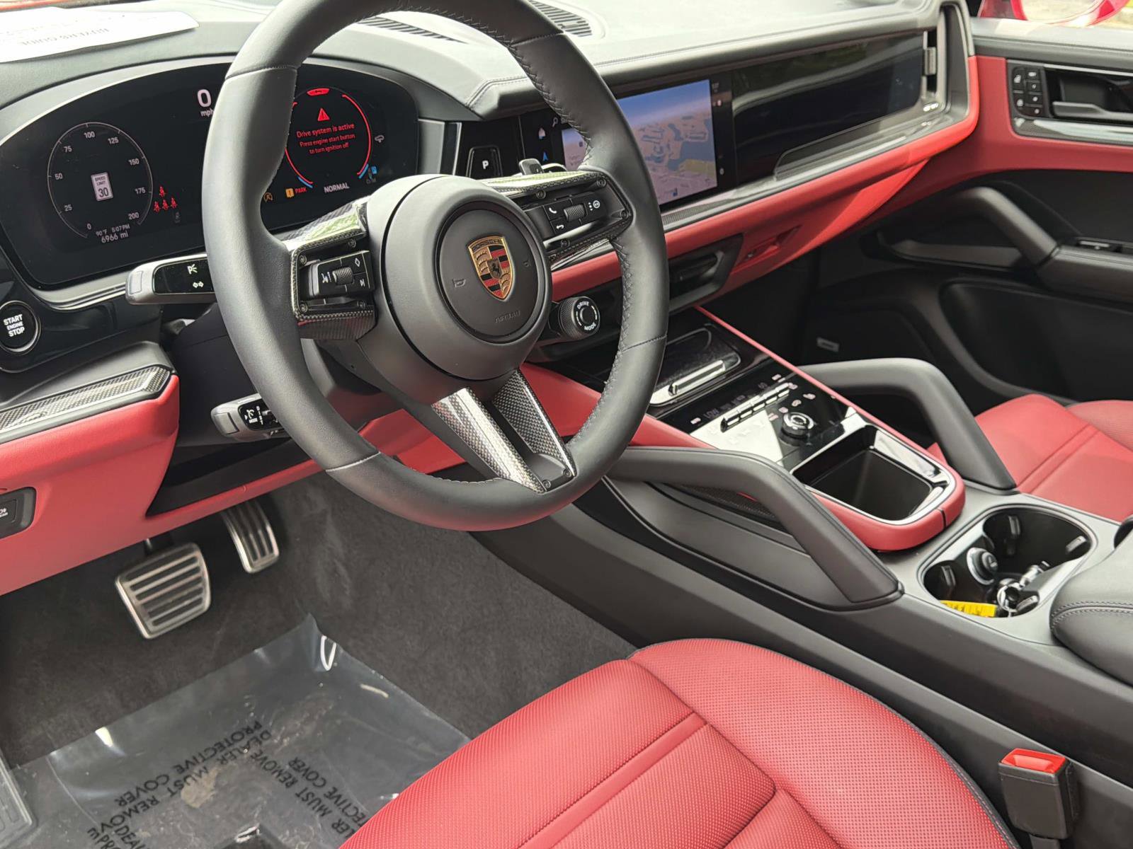 Used 2025 Porsche Cayenne GTS AWD/4WD image 33