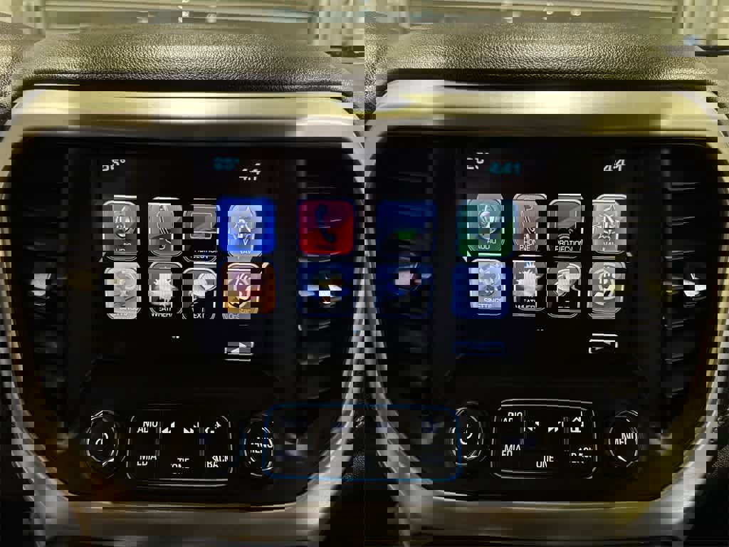 Used 2017 GMC Acadia SLT image 22