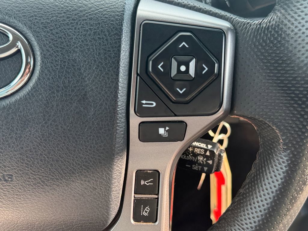 Used 2018 Toyota Tacoma SR5 image 24