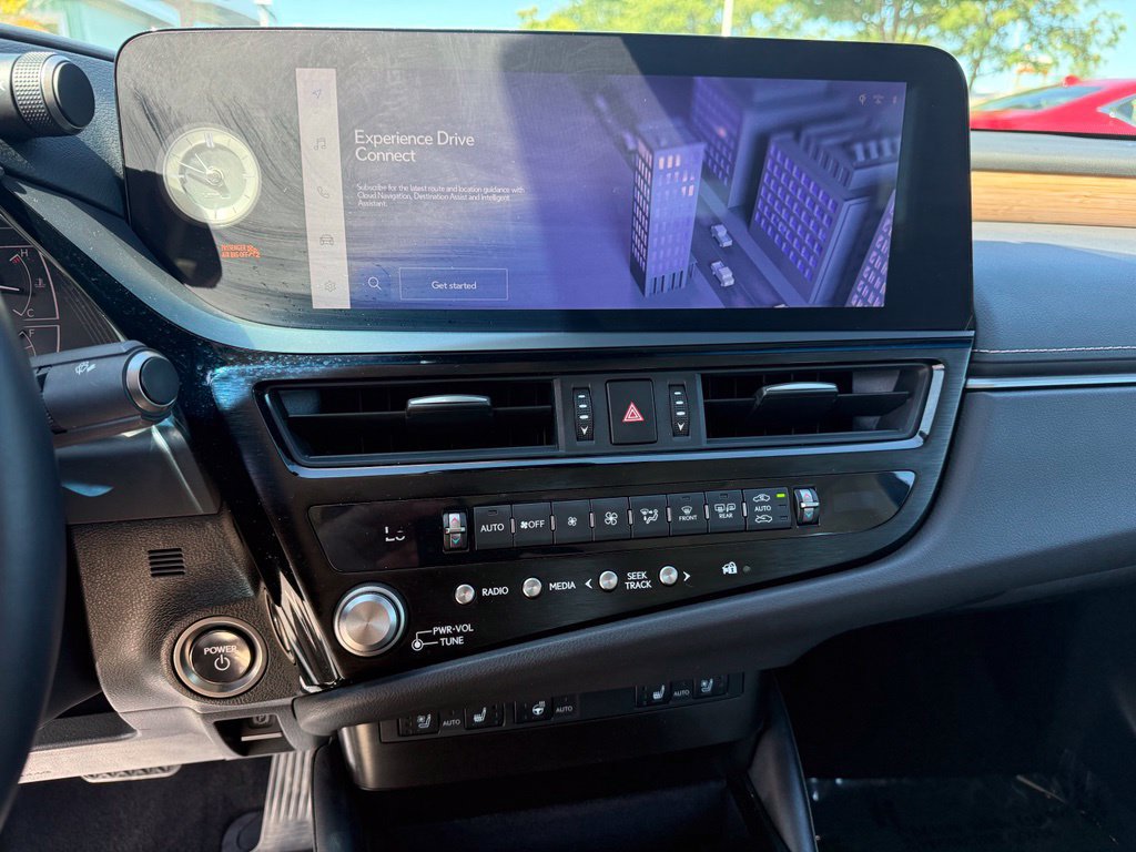 Used 2024 Lexus ES 300h w/ Premium Package FWD image 12