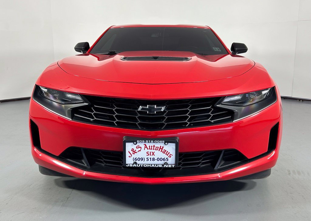 Used 2024 Chevrolet Camaro LT RWD image 2