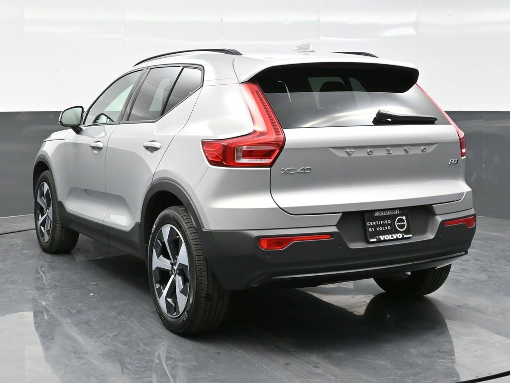 Used 2024 Volvo XC40 B5 Plus image 5