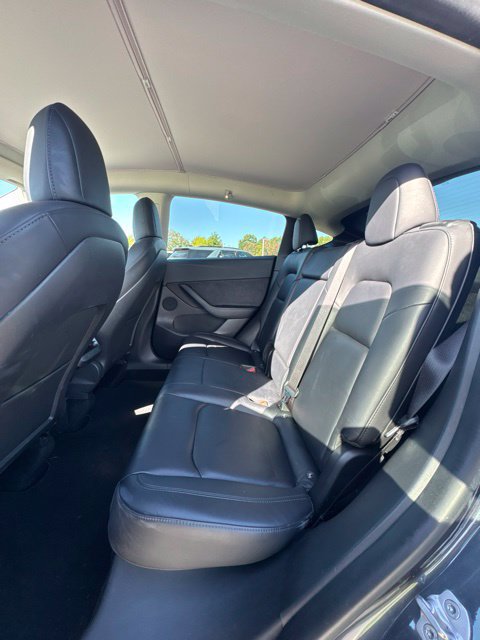 Used 2021 Tesla Model Y Long Range AWD/4WD image 16