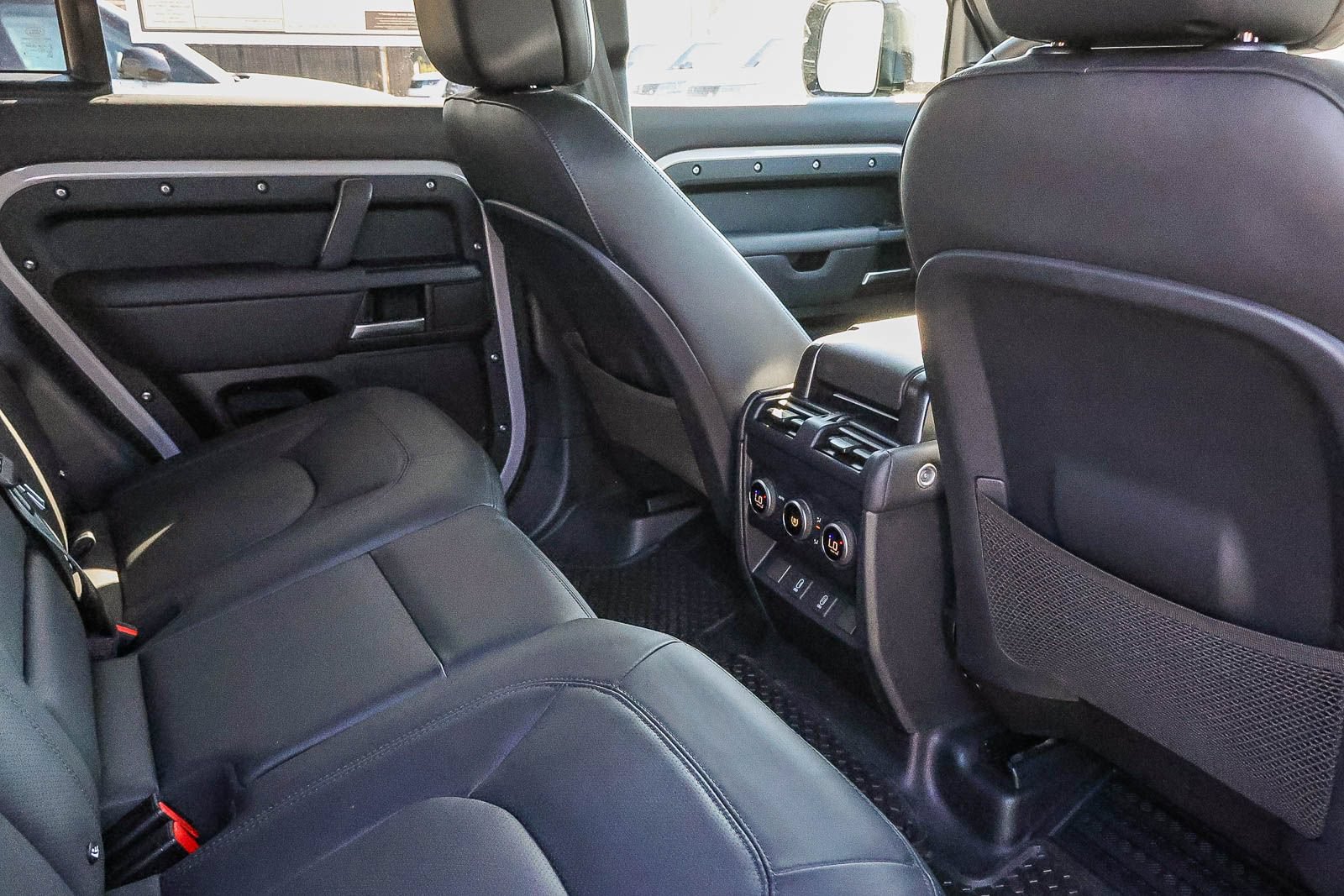 New 2026 Land Rover Defender 110 X-Dynamic SE AWD/4WD image 20