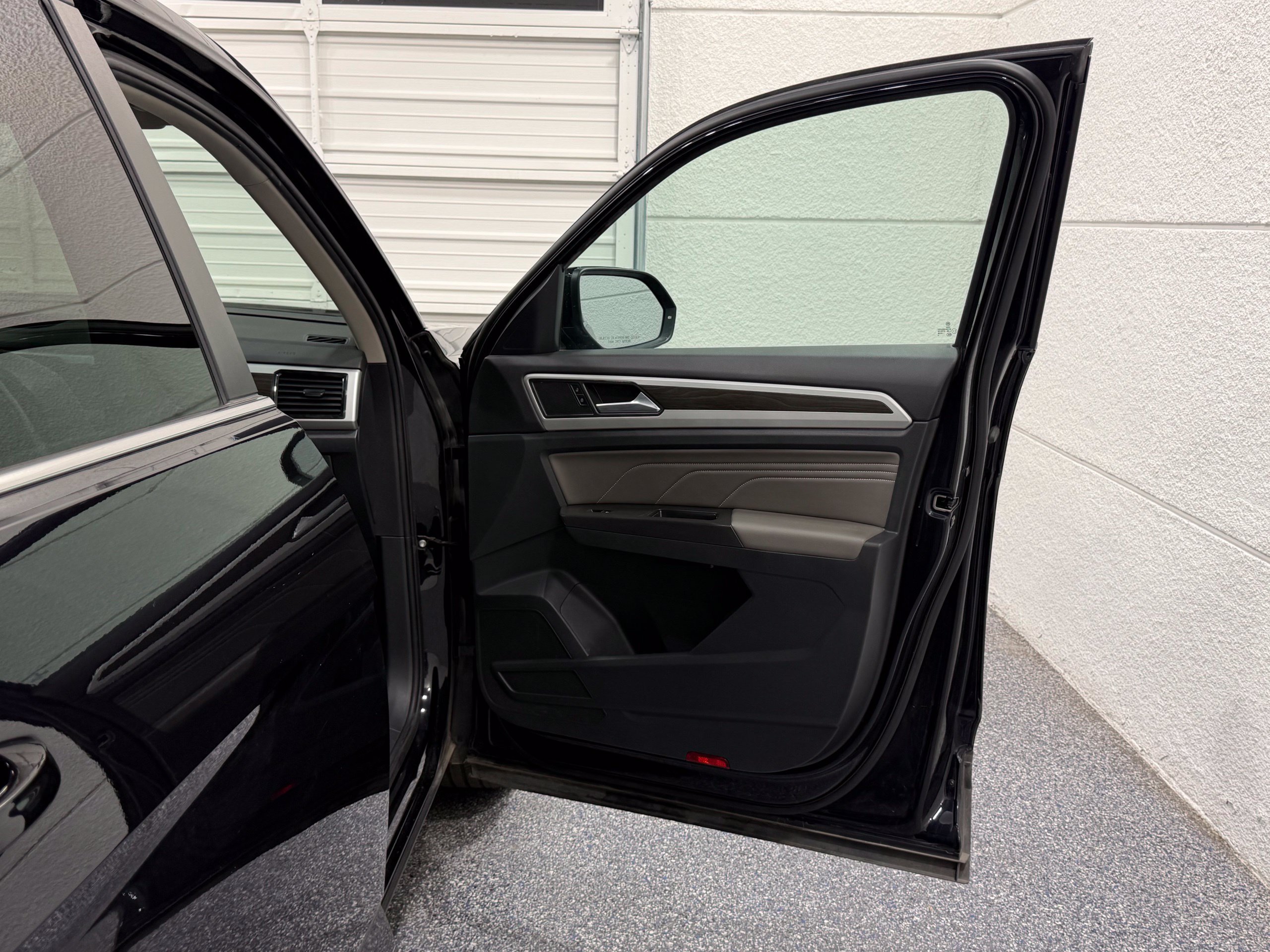 Used 2022 Volkswagen Atlas SE w/ Panoramic Sunroof Package AWD/4WD image 34