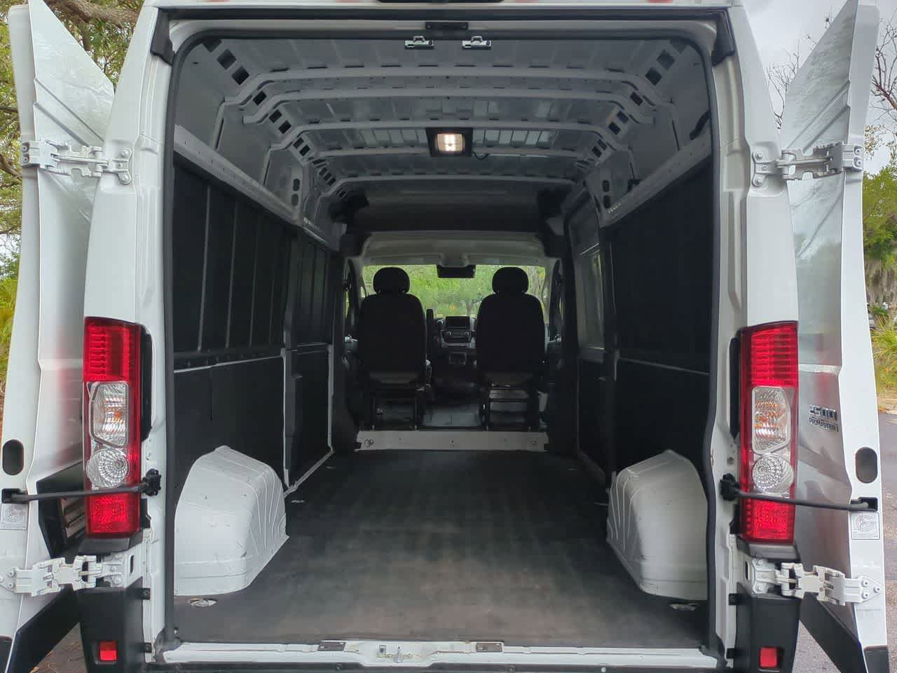 Used 2025 RAM ProMaster 2500 w/ Convenience Group FWD image 32