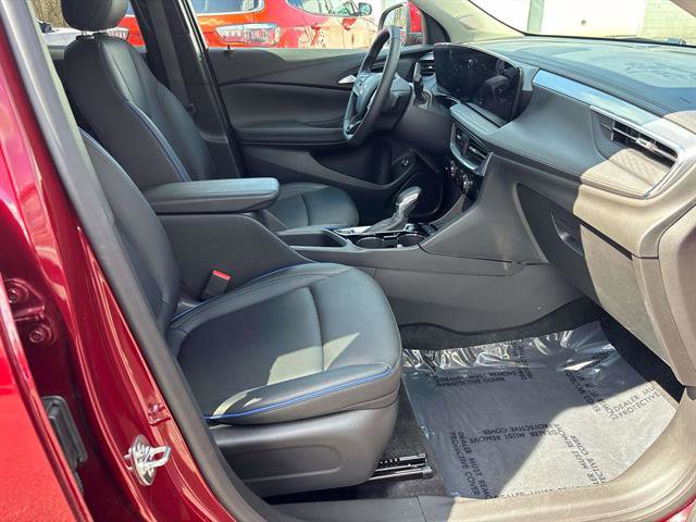 Used 2025 Buick Encore GX Sport Touring w/ Advanced Technology Package AWD/4WD image 10