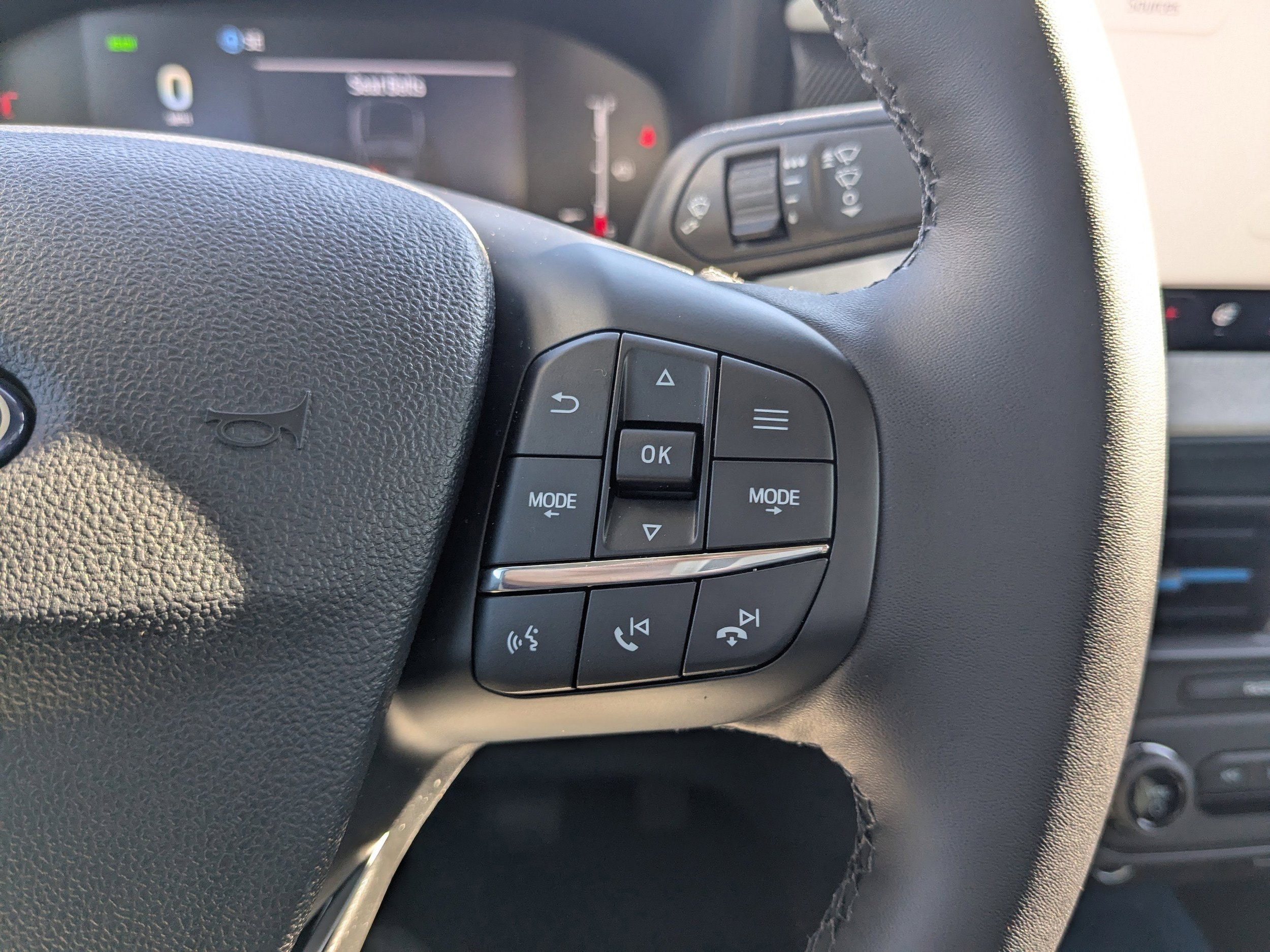 New 2025 Ford Maverick XLT w/ XLT Luxury Package FWD image 20