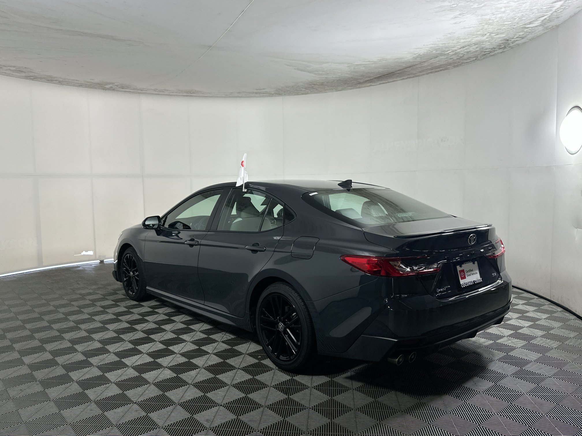 Used 2026 Toyota Camry SE FWD image 5