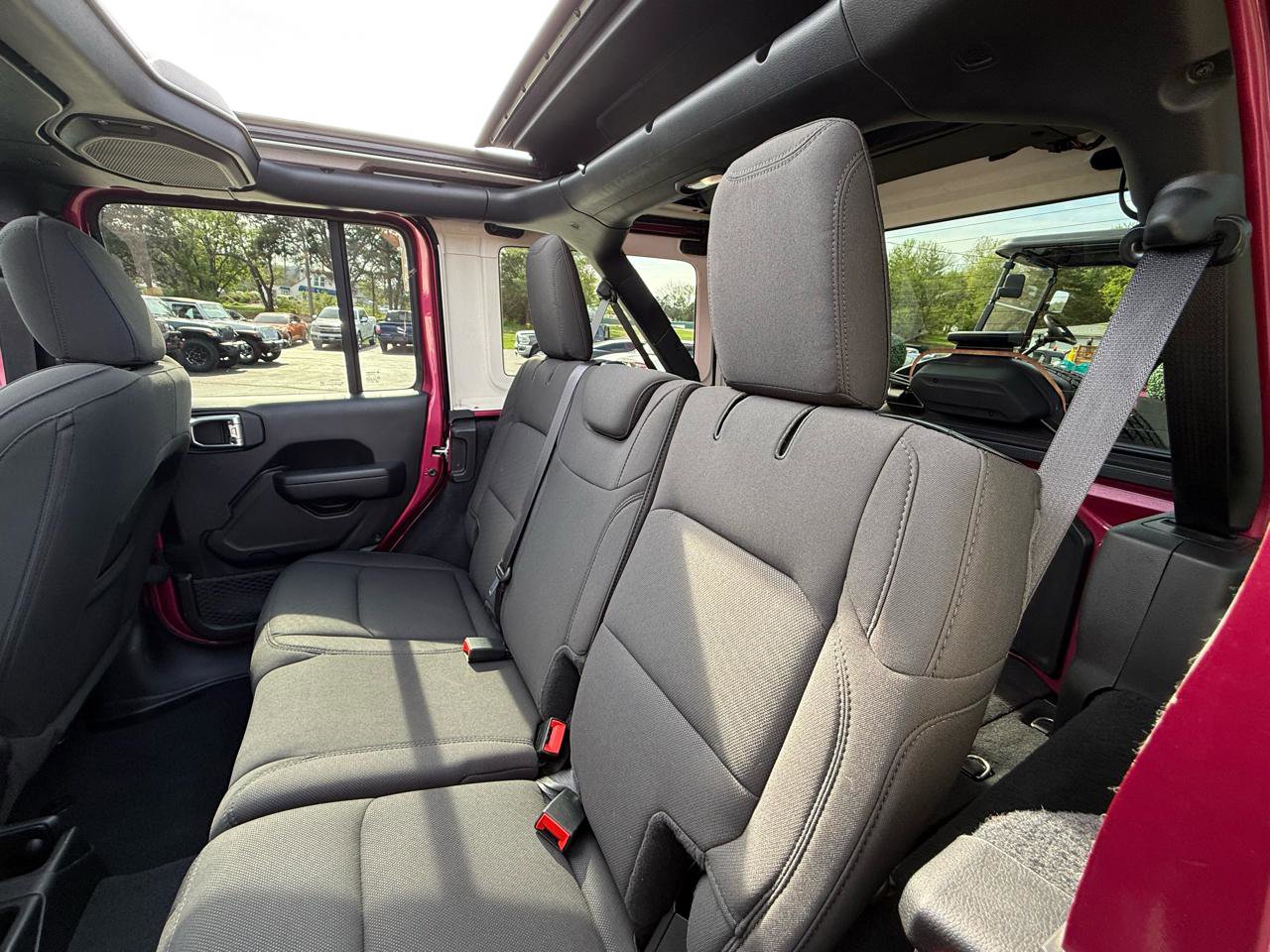 Used 2022 Jeep Wrangler Unlimited Sport w/ Sun And Sound Package AWD/4WD image 31