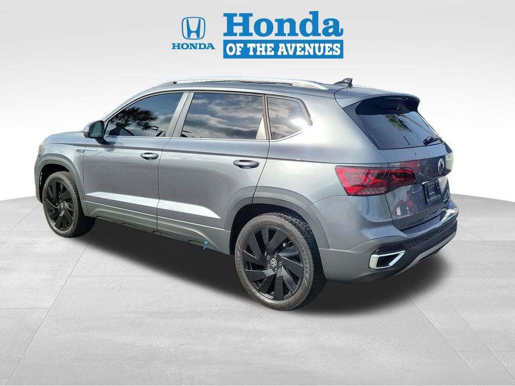 Used 2024 Volkswagen Taos SEL AWD/4WD image 3