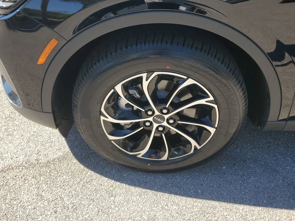 Used 2024 Lincoln Nautilus Premier w/ Equipment Group 102A image 11