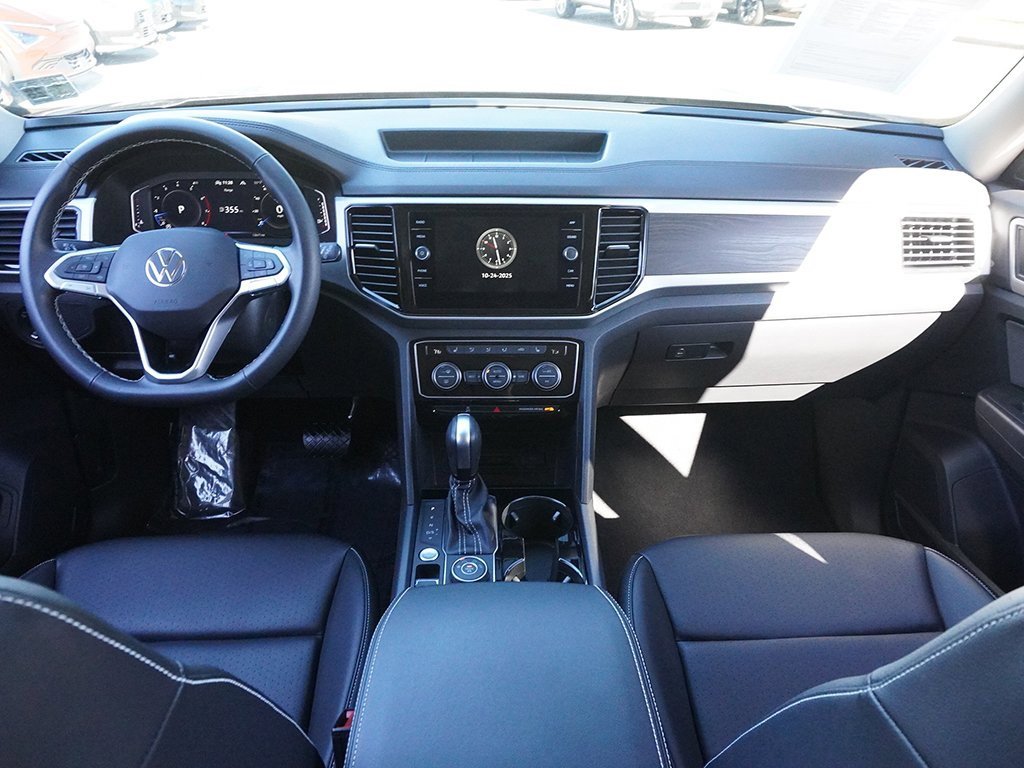 Used 2023 Volkswagen Atlas SE image 38