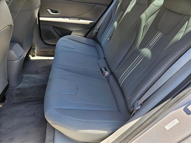 Used 2023 Hyundai Elantra SEL w/ Convenience Package FWD image 18