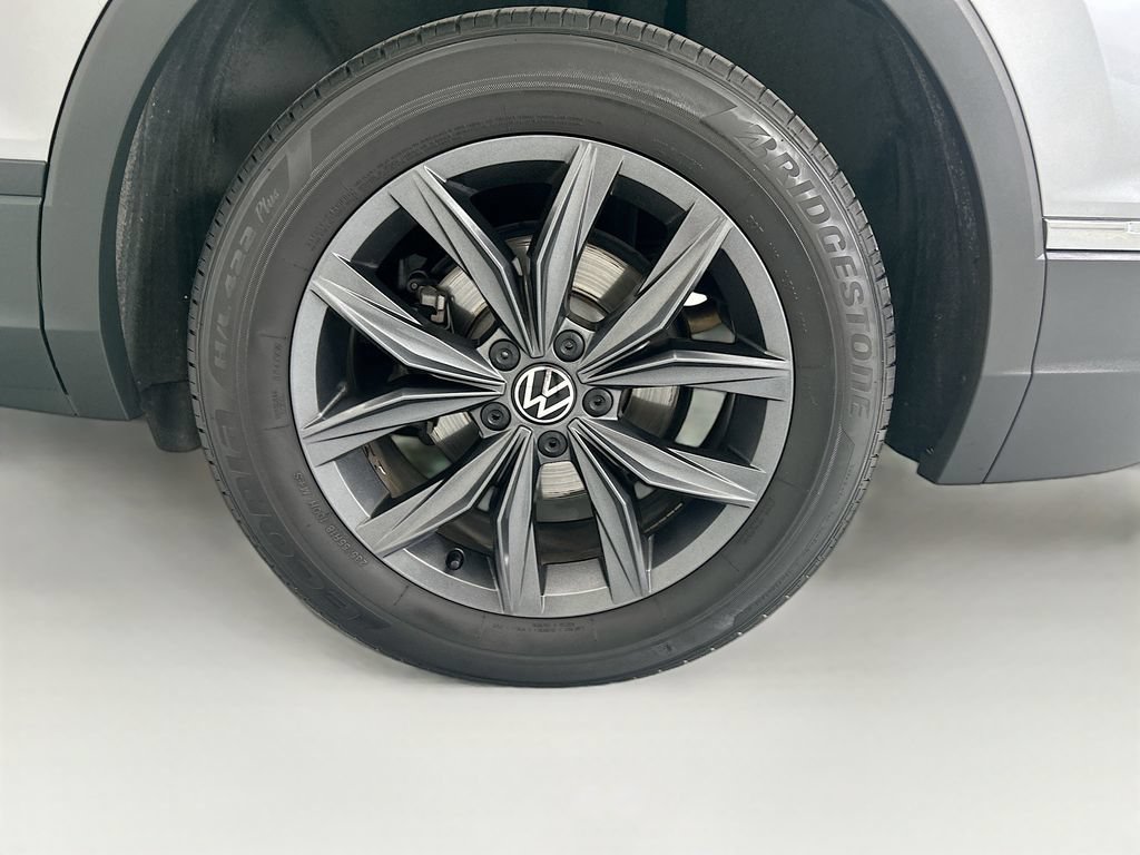Used 2023 Volkswagen Tiguan SE FWD image 29