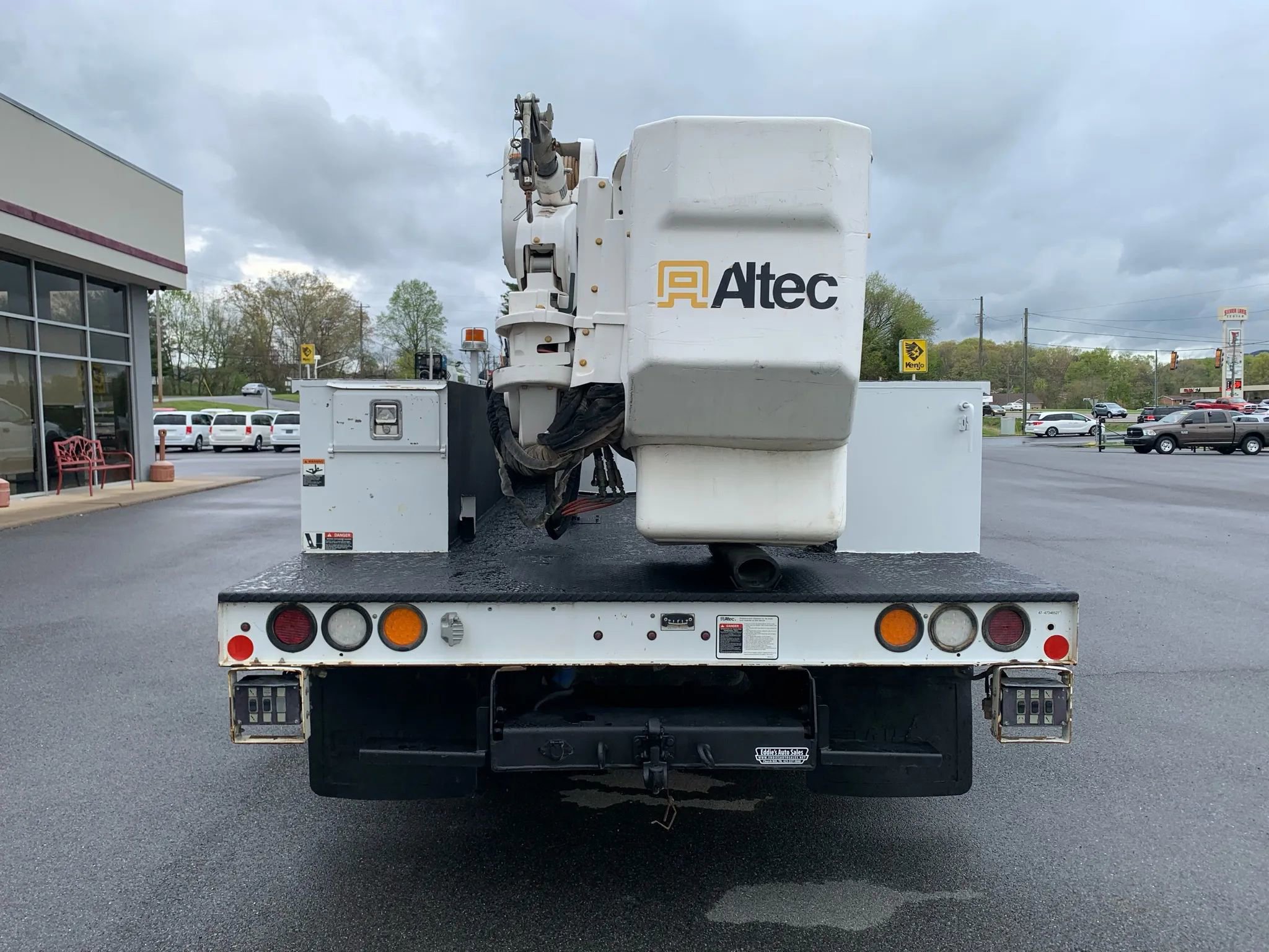 Used 2017 Ford F550 XL 169  W.B. 2D image 6