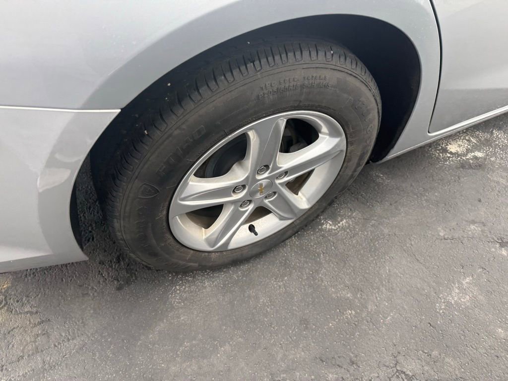 Used 2022 Chevrolet Malibu LS image 9