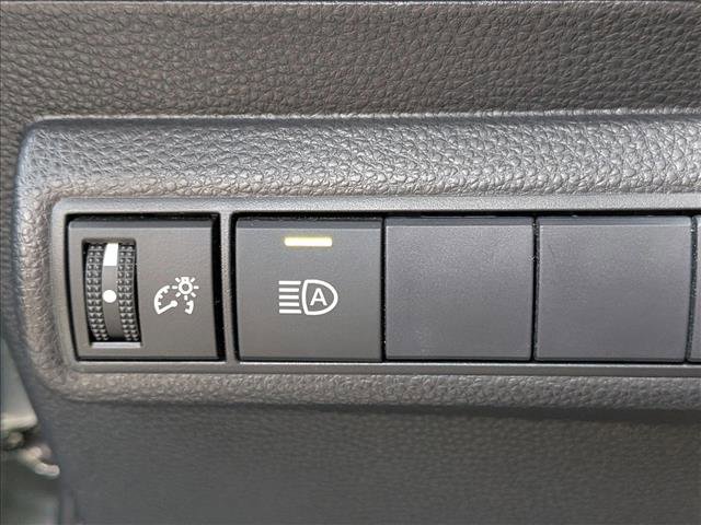 Used 2021 Toyota Corolla LE FWD image 11