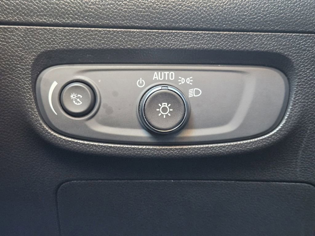 Used 2024 Buick Encore GX Sport Touring image 28