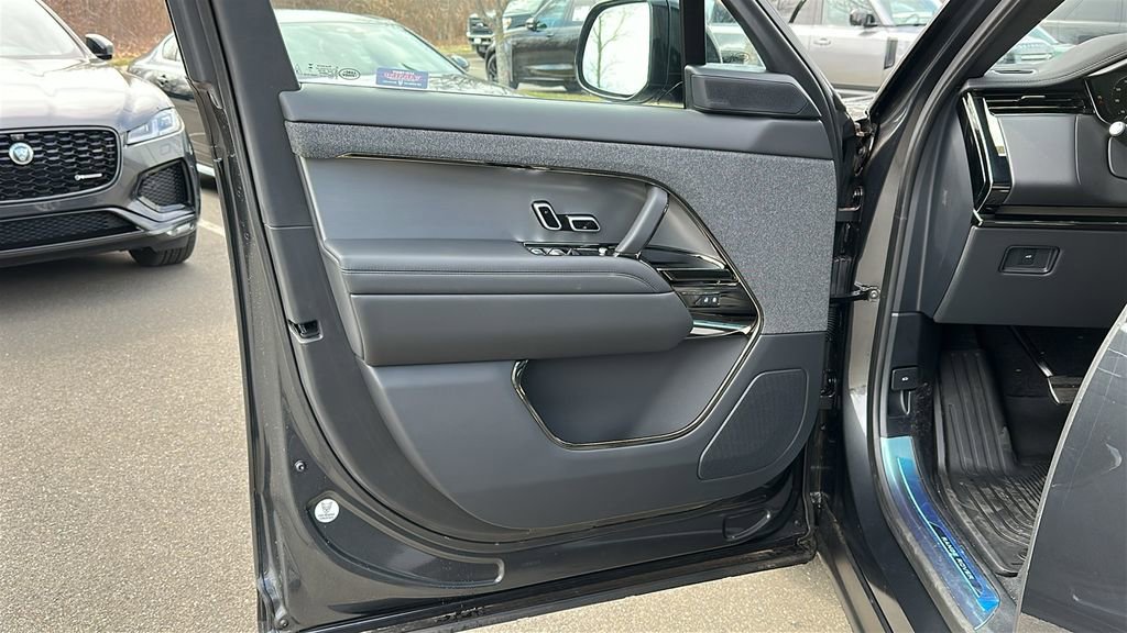 New 2025 Land Rover Range Rover Sport Dynamic SE image 8