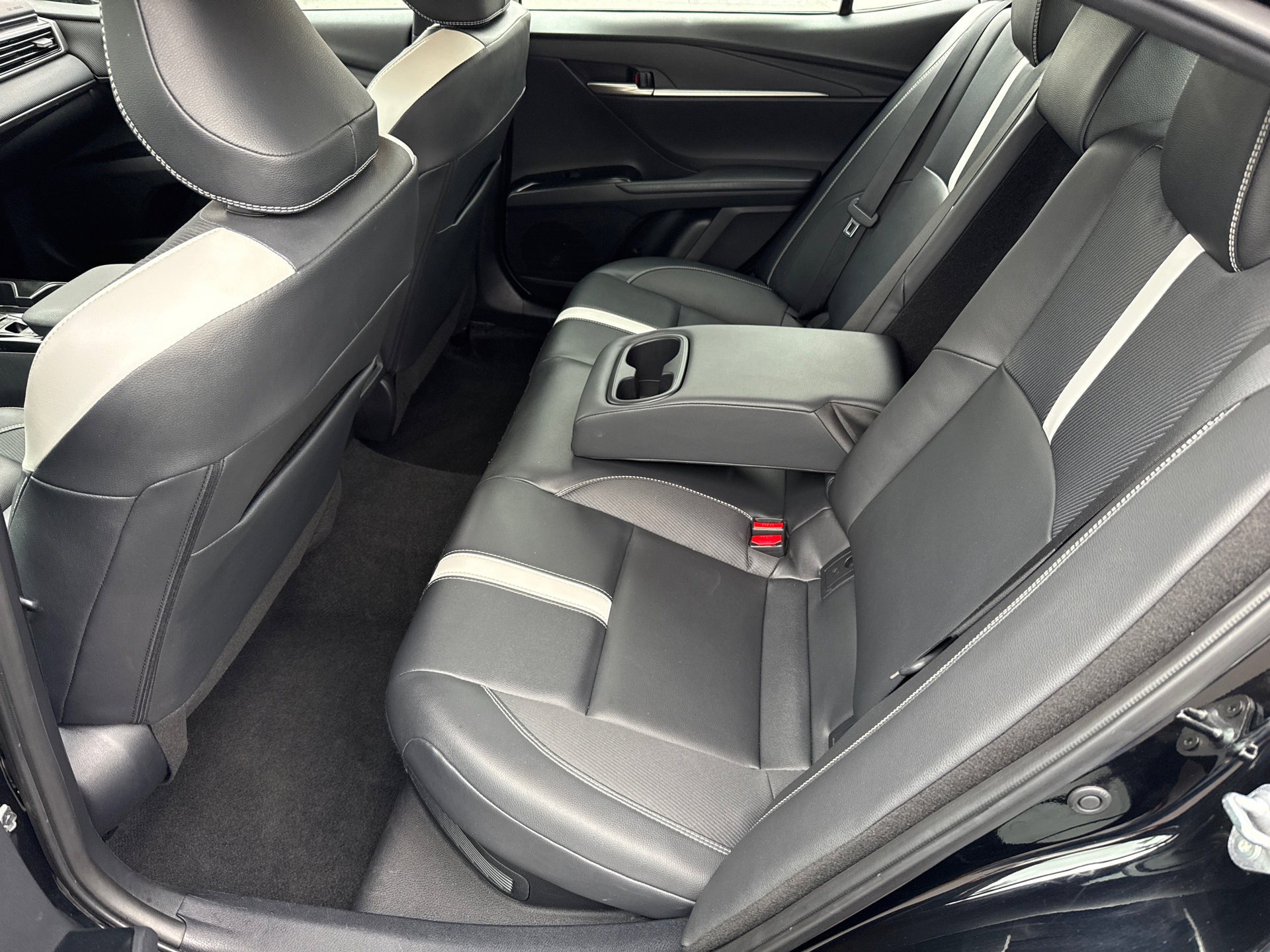 Certified 2025 Toyota Camry SE FWD image 17