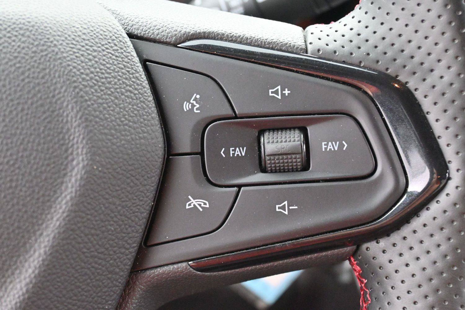 Used 2024 Chevrolet Trax RS w/ Driver Confidence Package FWD image 18