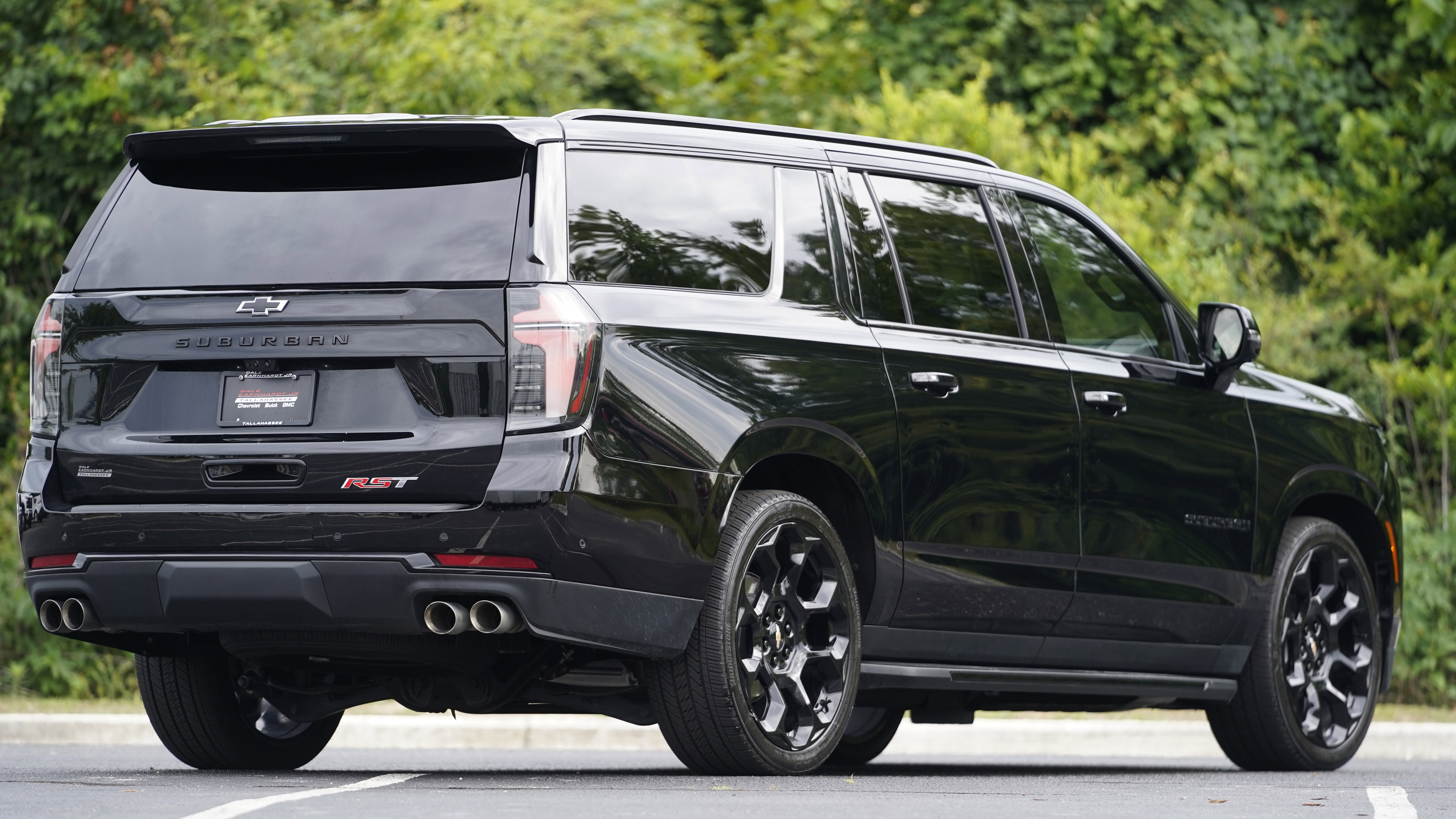 Used 2025 Chevrolet Suburban RST AWD/4WD image 27