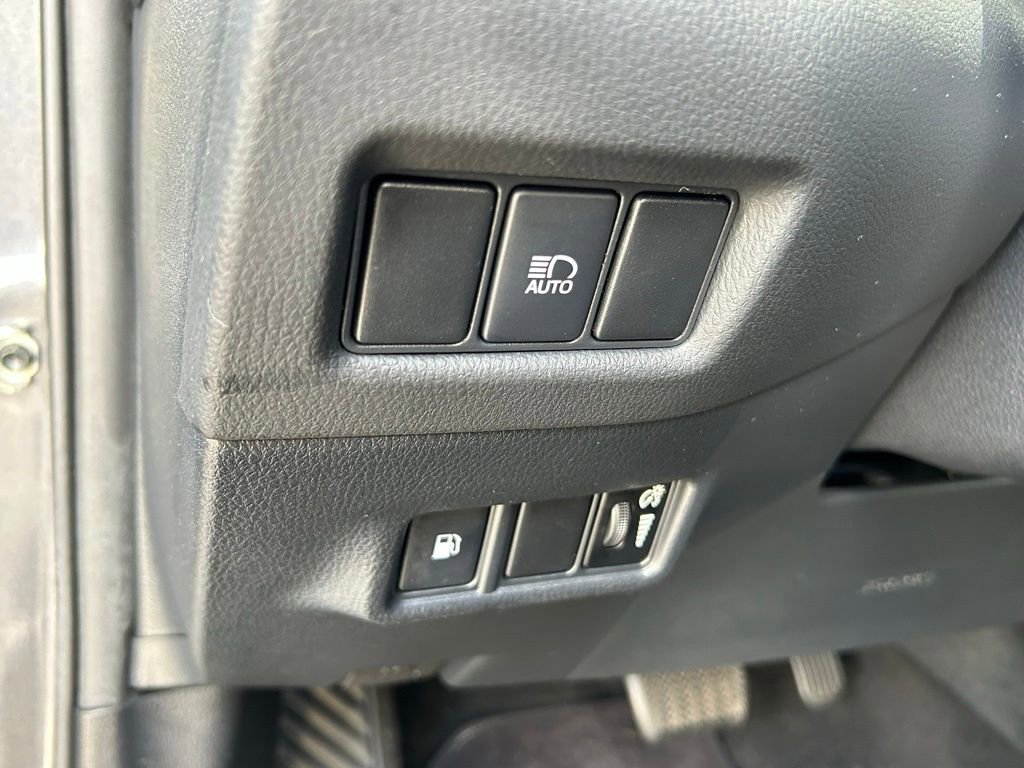 Used 2021 Toyota C-HR XLE image 36