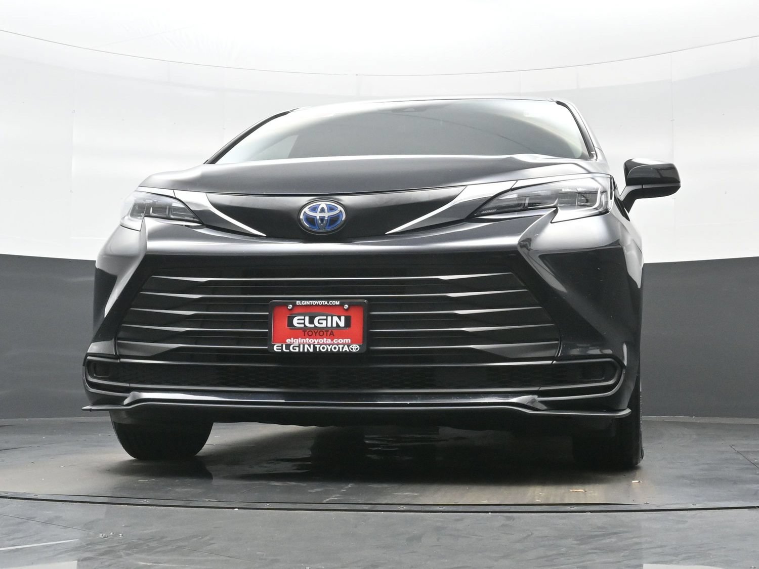 Used 2025 Toyota Sienna LE AWD/4WD image 28