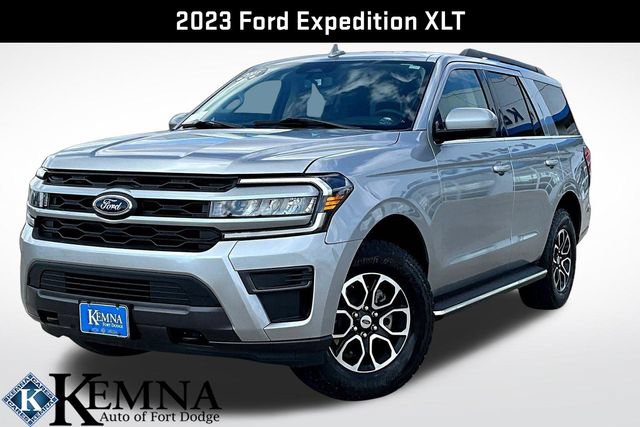 Used 2023 Ford Expedition XLT AWD/4WD image 3